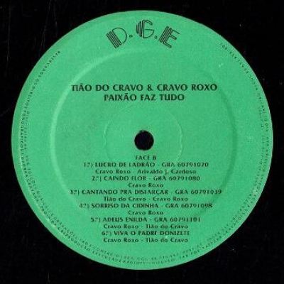 tiao_do_cravo_e_cravo_roxo_paixao_faz_tudo