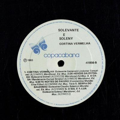 solevante_e_soleny_1983_cortina_vermelha