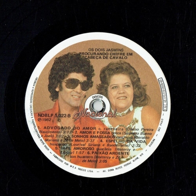 ze_de_melo_e_lenicy_1981_os_dois_jasmins_procurando_chifre_em_cabeca_de_cavalo