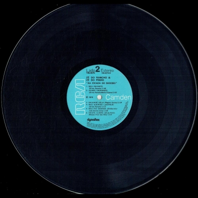 ze_do_rancho_e_ze_do_pinho_1975_na_escada_do_sucesso