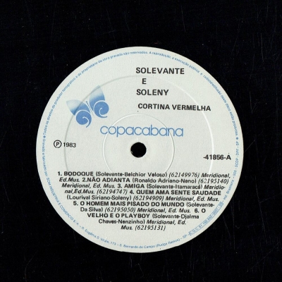 solevante_e_soleny_1983_cortina_vermelha