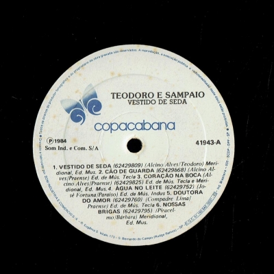 teodoro_e_sampaio_1984_vestido_de_seda
